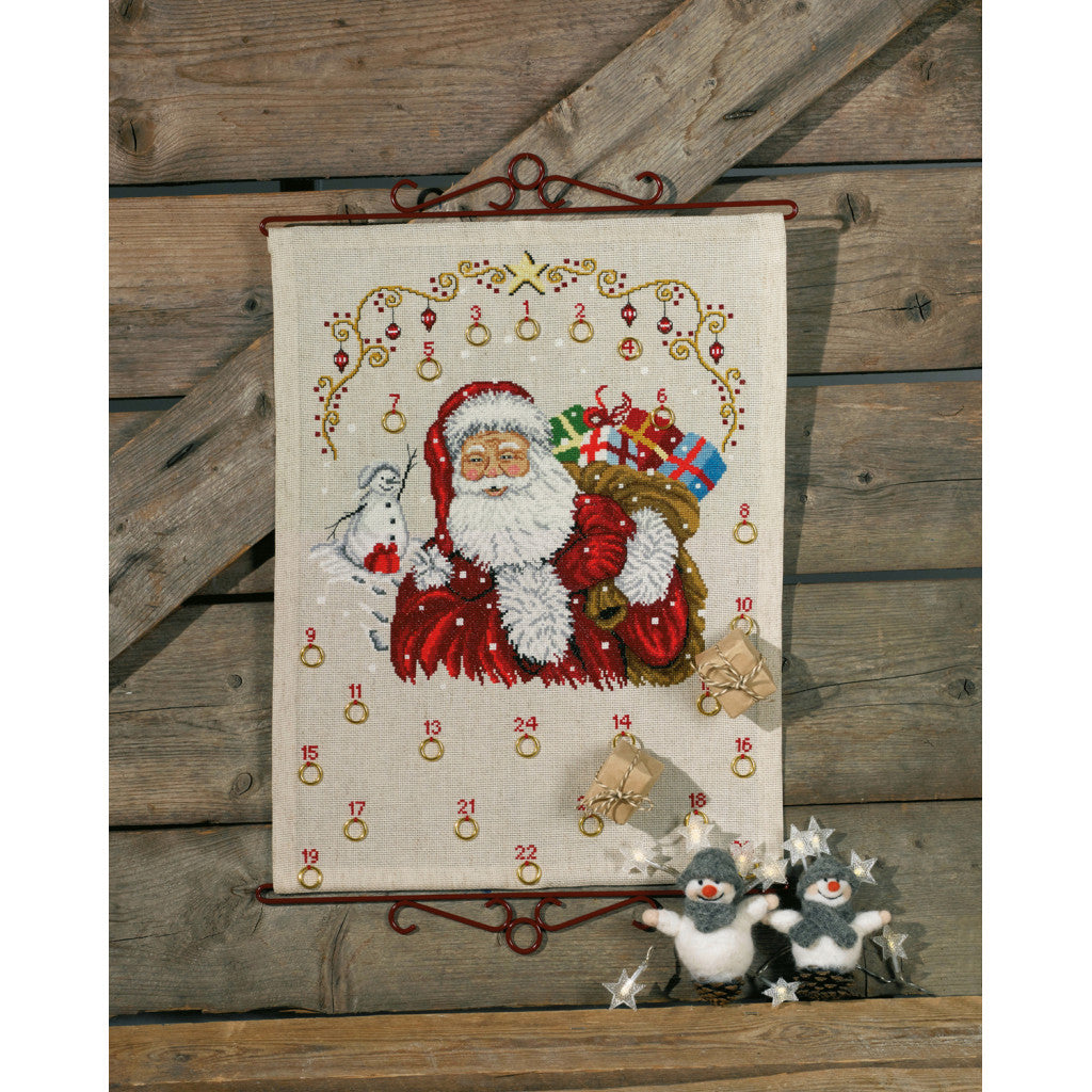 Korsstingsbroderi Adventskalender - Nissen leverer gaver til Snømannen 40x52