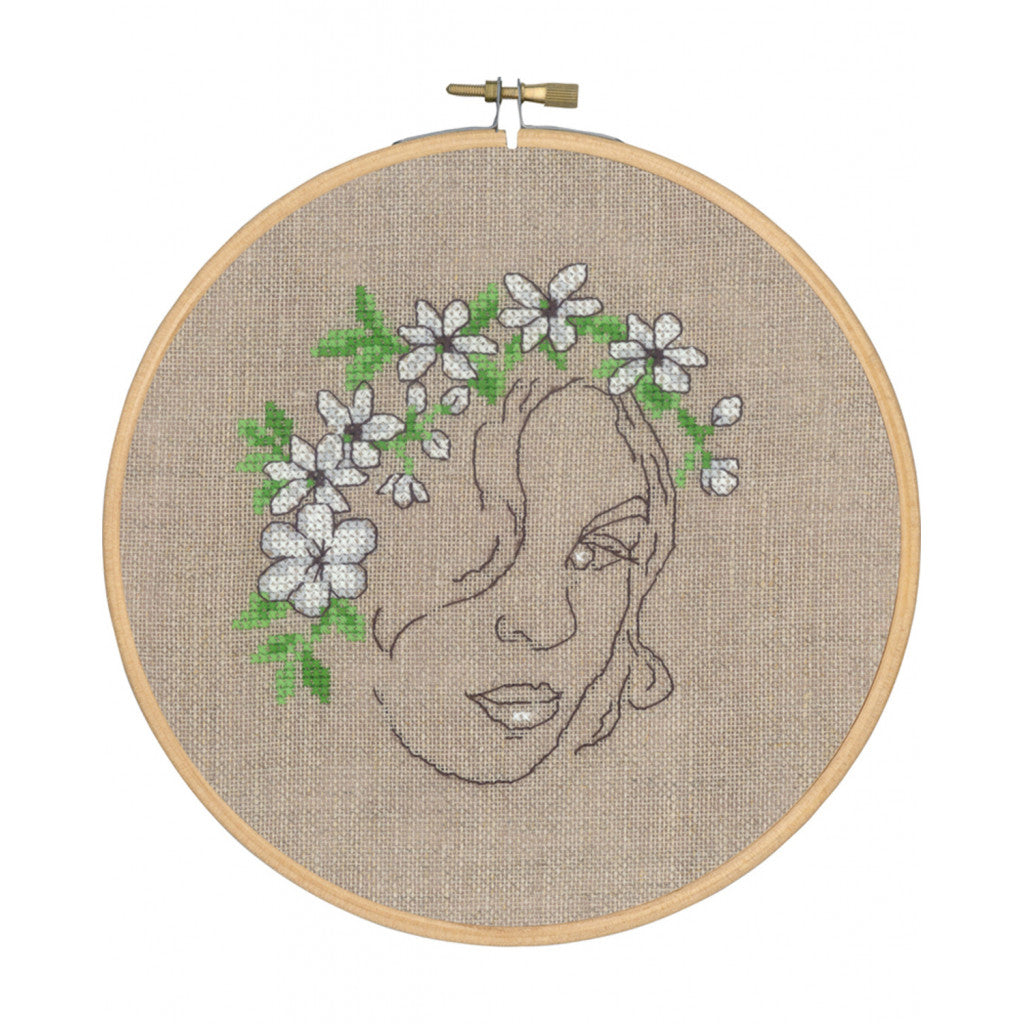 Permin Broderikit - Blomster i håret ø18 cm
