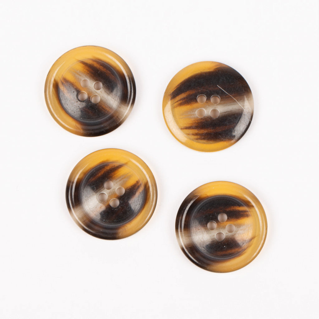 Knapp, 23mm - Imitation Horn (Caramel 710)