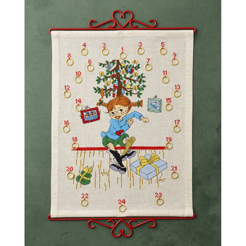 Permin Broderikit - Pippi under juletreet 35x46 cm