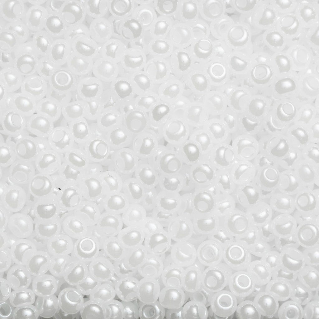 Rocaillesperle 6/0 - Hvit Halvtransparent