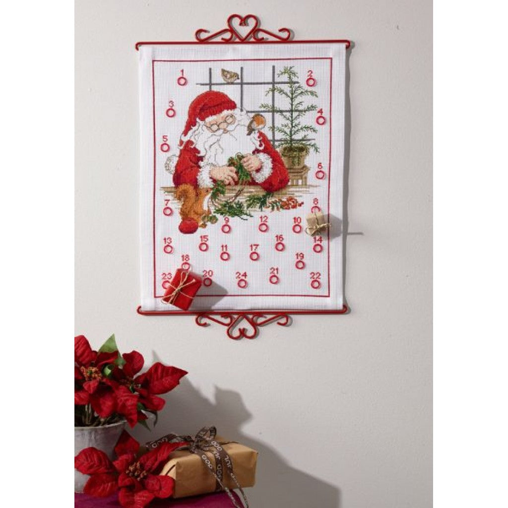 Korsstingsbroderi - Adventskalender Julenissens Venner, 32x44cm