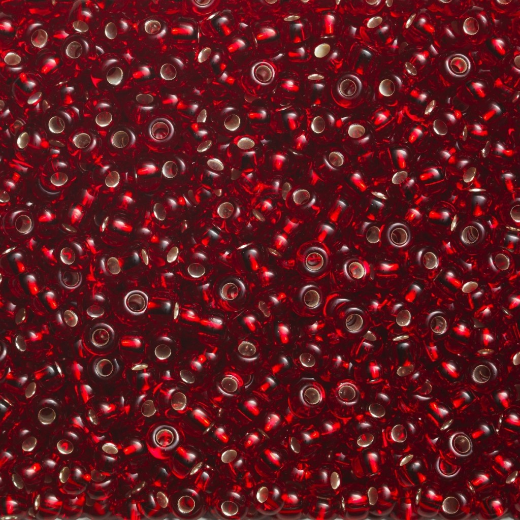 Rocaillesperle 9/0 - Rød Halvtransparent