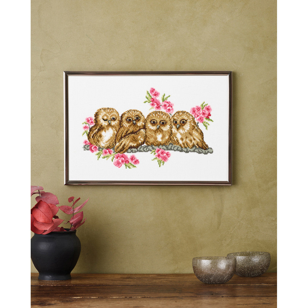 Korsstingsbroderi 30x20cm - Ugler