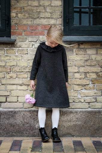 Mønster PetiteKnit - Dagmars Kjole