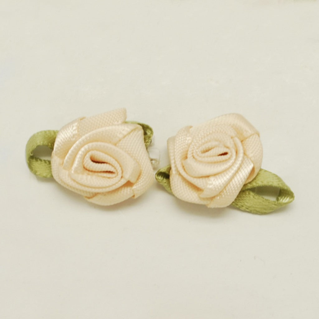 Håndlaget Satengrose, 15mm - Light Goldenrod Yellow