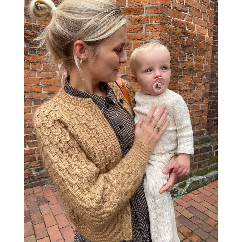 Mønster PetiteKnit - Annas Dåpskjole