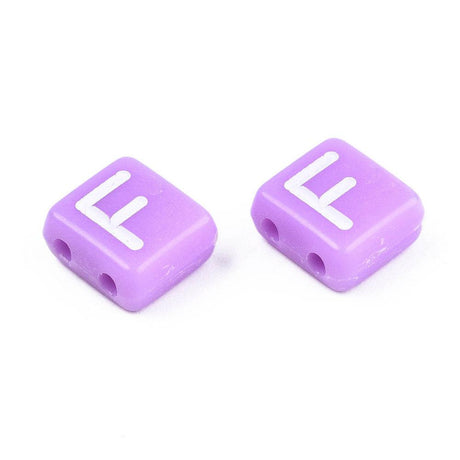 Alfabetperler Flat Rektangel 8x9mm (2 hull) - Hvit på Lavendel - HobbyHimmelen