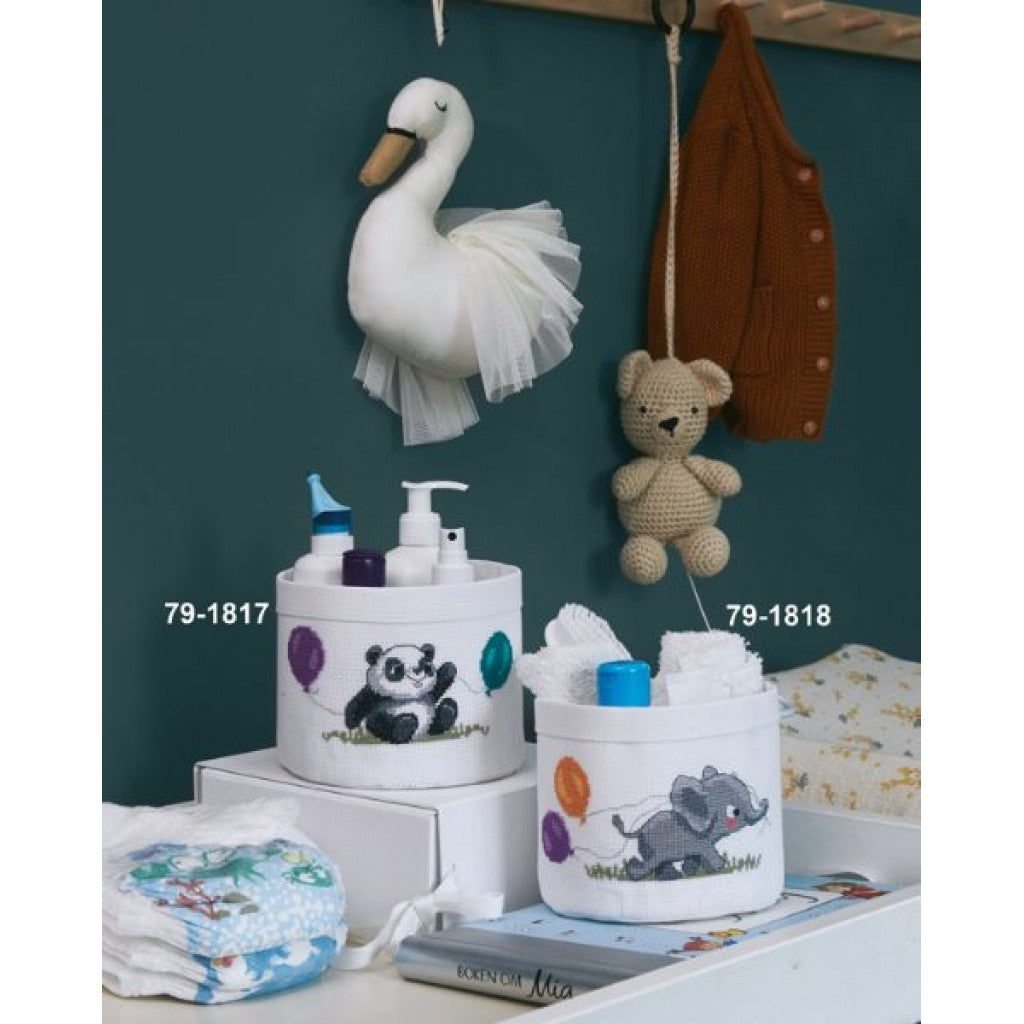 Korsstingsbroderi Korg - Panda, 17cm