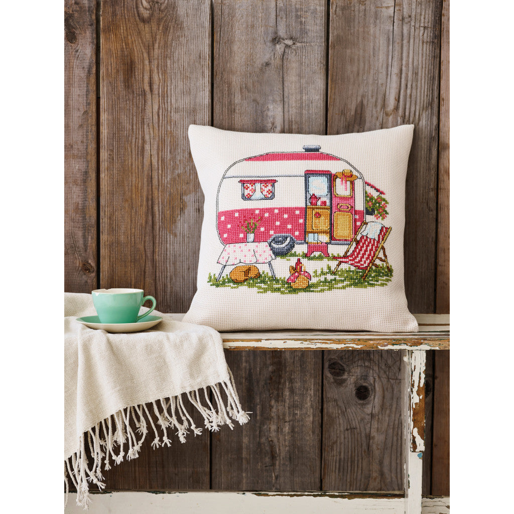 Korsstingsbroderi Pute - Campingvogn, 40x40cm
