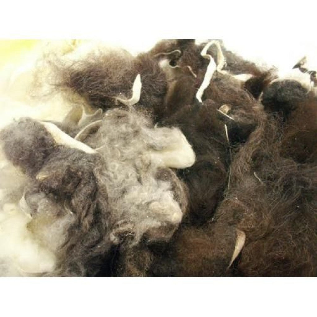 Saueskinn-rester, blandede farger - 100g